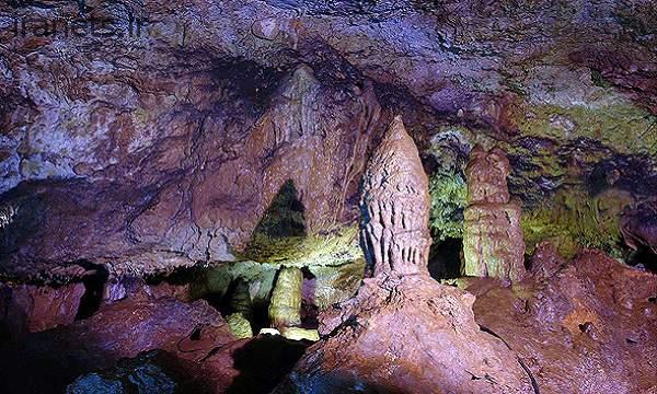 غار قوری قلعه نورپردازی