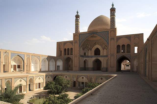 مسجد و مدرسه آقابزرگ 1